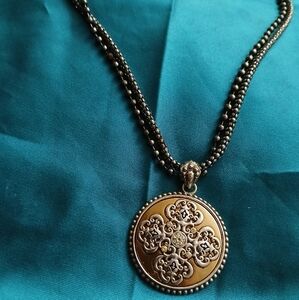 Double sided double chain necklace